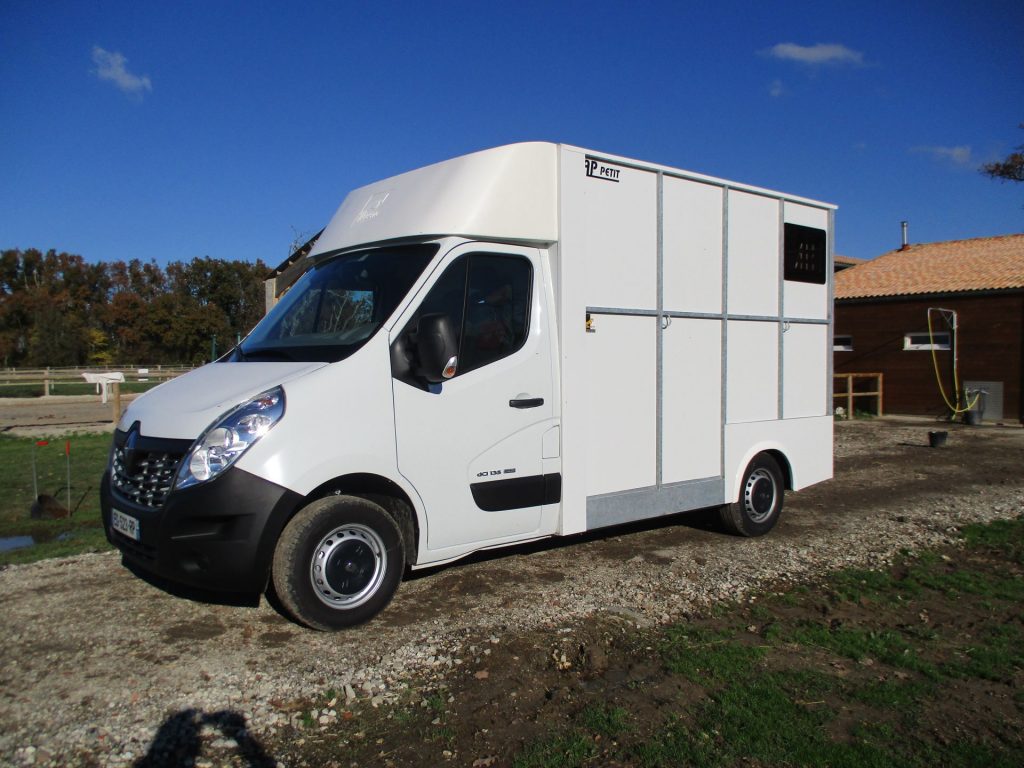 photos camion transport de chevaux